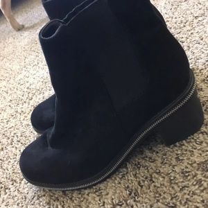 Women’s Sz 10 Booties